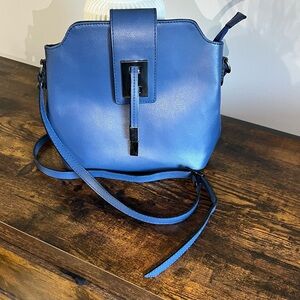 Elegant Blue Leather Women's Bag made in Italy.